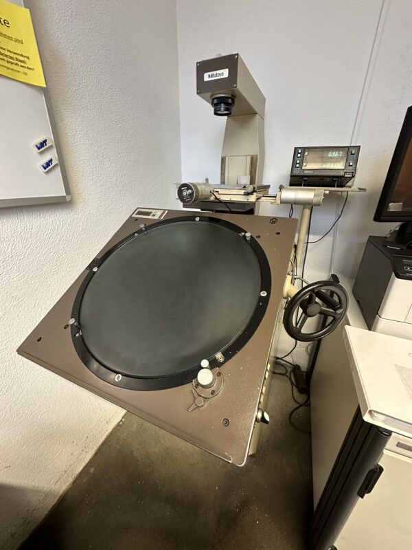 gebr. Profilprojektor Mitutoyo PV 500 _IntNr231045 - зображення 3