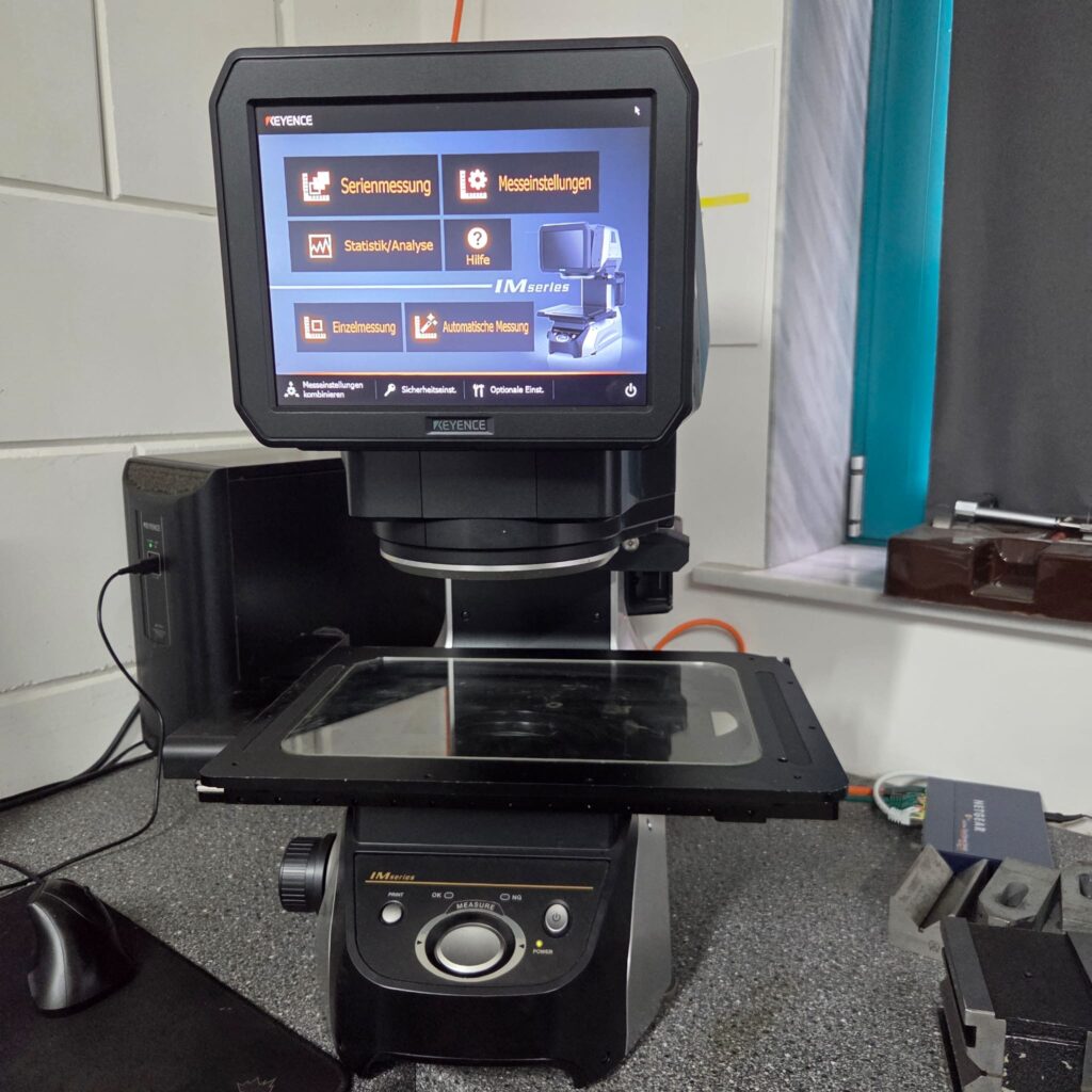 Keyence_IM-7030_Bj.2019_Messmaschine _IntNr231598